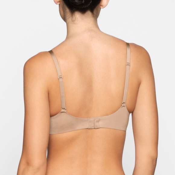 Skims Weightless SCOOP BRA - Picture 2 of 8